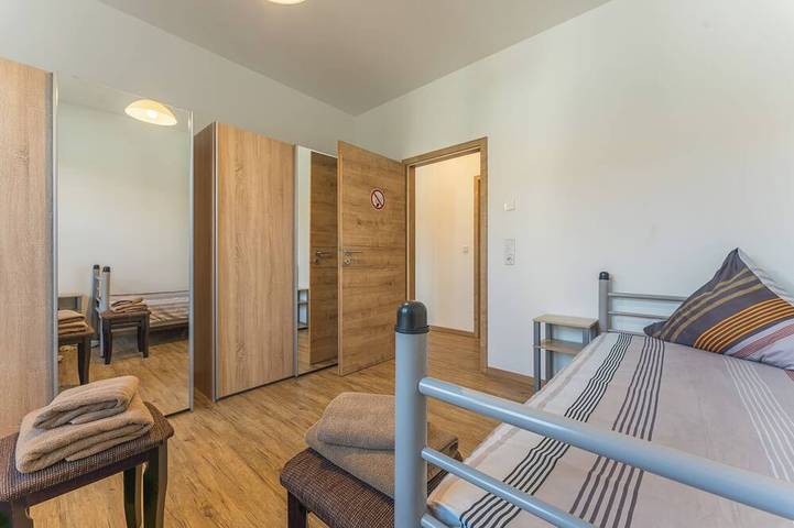 Ganze Wohnung, Charmantes Apartment mit 3 komfortablen Schlafplätzen in Ebersheim (Mainz), Mainz