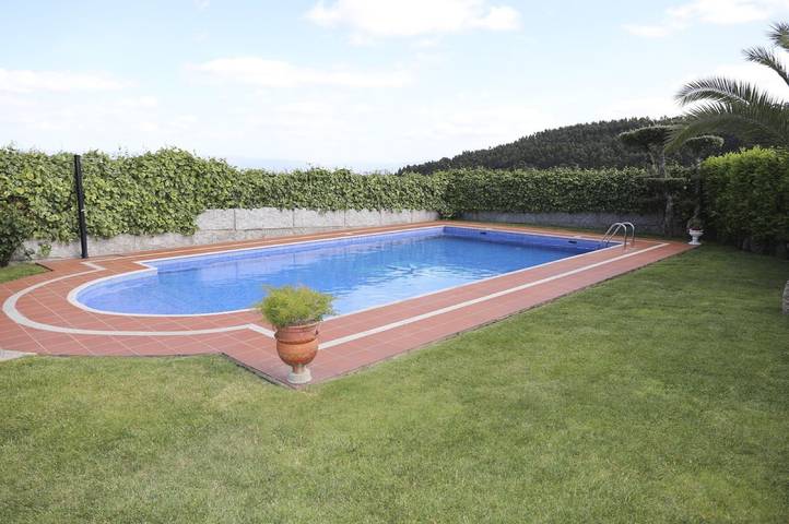 Holiday Home 'Casa Do Lagar' with Mountain View, Wi-Fi and Air Conditioning in Agilde, Braga District