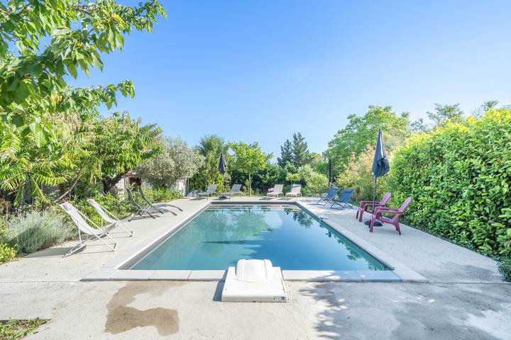 Maison de vacances pour 12 personnes, avec jardin ainsi que terrasse et piscine à Pradons