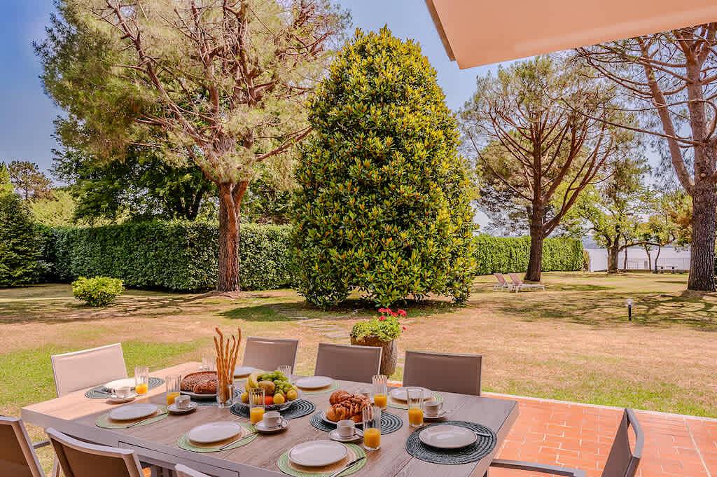 Villa per 9 persone con giardino in Lesa, Lago Maggiore (Piemonte)