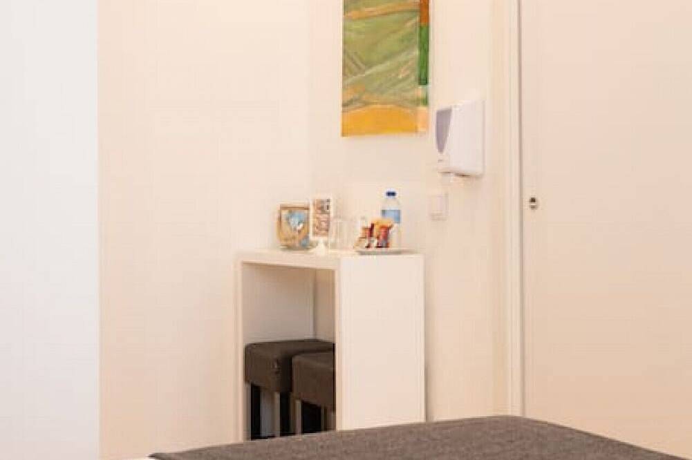 Mystay - Porto Batalha double room with balcony in the historical center in Sé (Porto), Porto