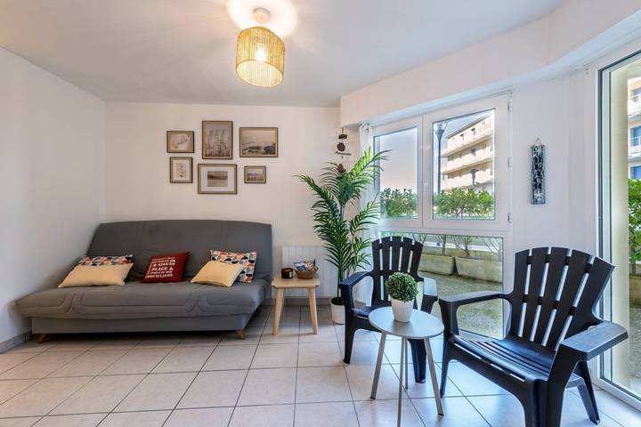 Appartement entier, Appartement 'Appartement 4 Pers 50m De La Plage' avec terrasse privée et Wi-Fi in Plougonvelin, Région de Brest