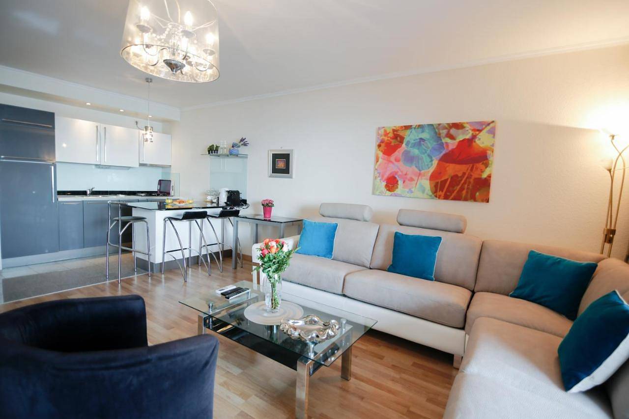 Appartement entier, Apartment in Saint-Laurent-du-Var, Côte méditerranéenne (France)