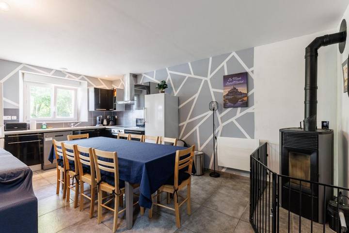 Location de vacances pour 10 personnes, avec terrasse, adapté aux familles à Villedieu-les-Poêles - 2