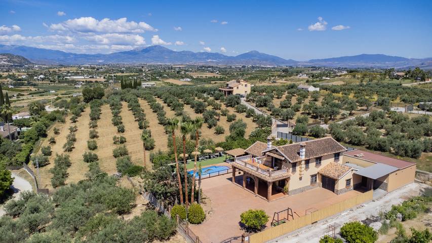 Casa rural para 10 personas, con jardín, Familias con niños en Alhaurín el Grande
