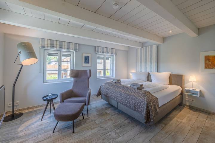 Ganze Wohnung, Fewo Maisonette im Ferienhaus Oberstaader, modern u. gemütlich, 2 Schlafzimmer in Öhningen, Untersee