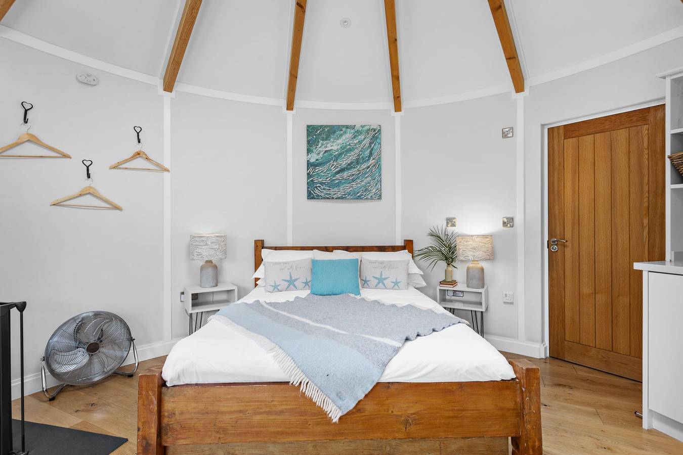 The Ocean Room Roundhouse, East Thorne in Cornwall