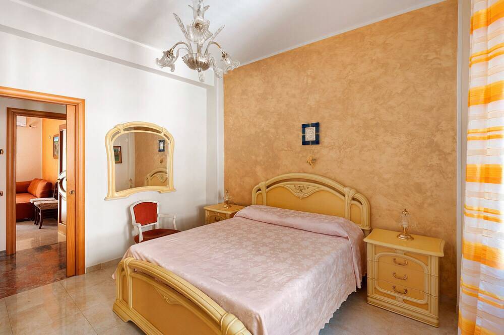 Apartamento entero, Apartamento 'Ce Tour - La Casa del Limone di Nonni' con Vista a la Montaña, Wi-Fi y Aire Acondicionado in Cetara, Costa Amalfitana