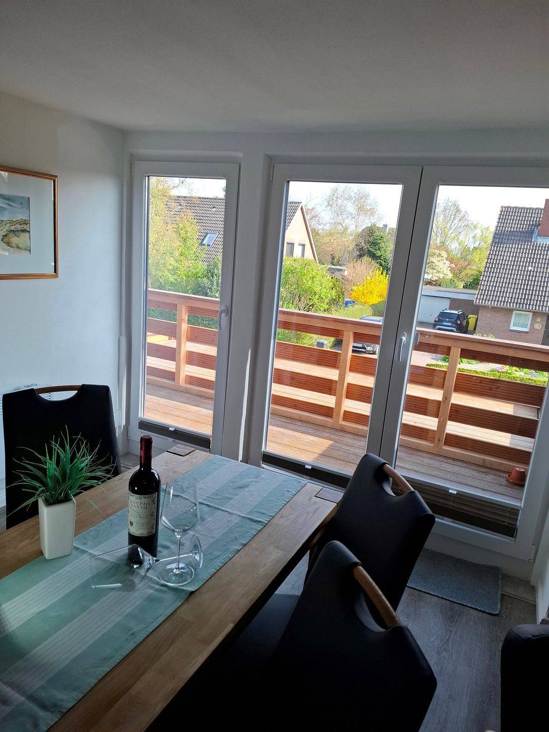 Ganze Wohnung, 3-Zimmerwohnung im 1.Og eines Einfamilienhauses mit Infrarotkabine und Balkon. in Tating, Eiderstedt