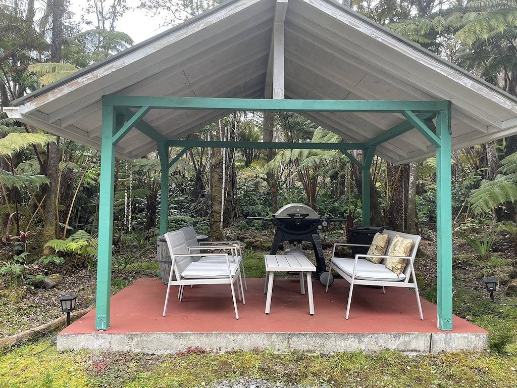 B&B: Ohia Loft Suite 5 mins from Volcanoes National Park in Mauna Loa Estates, Volcano
