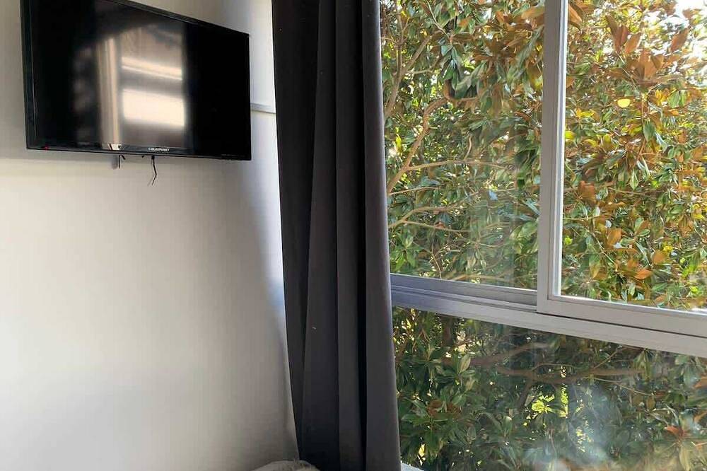 Ganze Wohnung, Luxury studio in quiet Neuilly with a garden, near the Bois metro station in Neuilly-sur-Seine, Hauts-de-Seine
