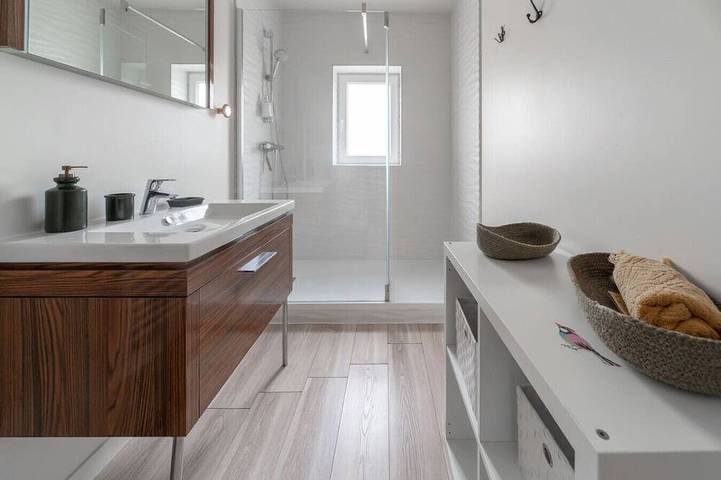 Appartement entier, Loft élégant avec patio intérieur, parking gratuit in Vichy, Région de Vichy