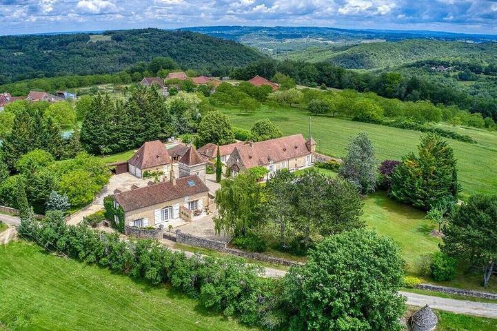 Location de vacances pour 23 personnes, avec Jacuzzi ainsi que Terrasse et Jardin à Saint-Laurent-la-Vallée