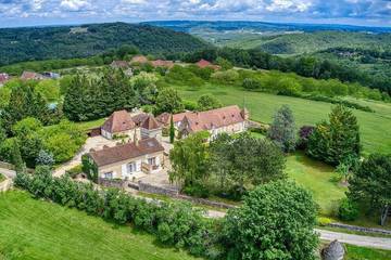 Location de vacances pour 23 personnes, avec jardin et jacuzzi, animaux acceptés à Saint-Laurent-la-Vallée