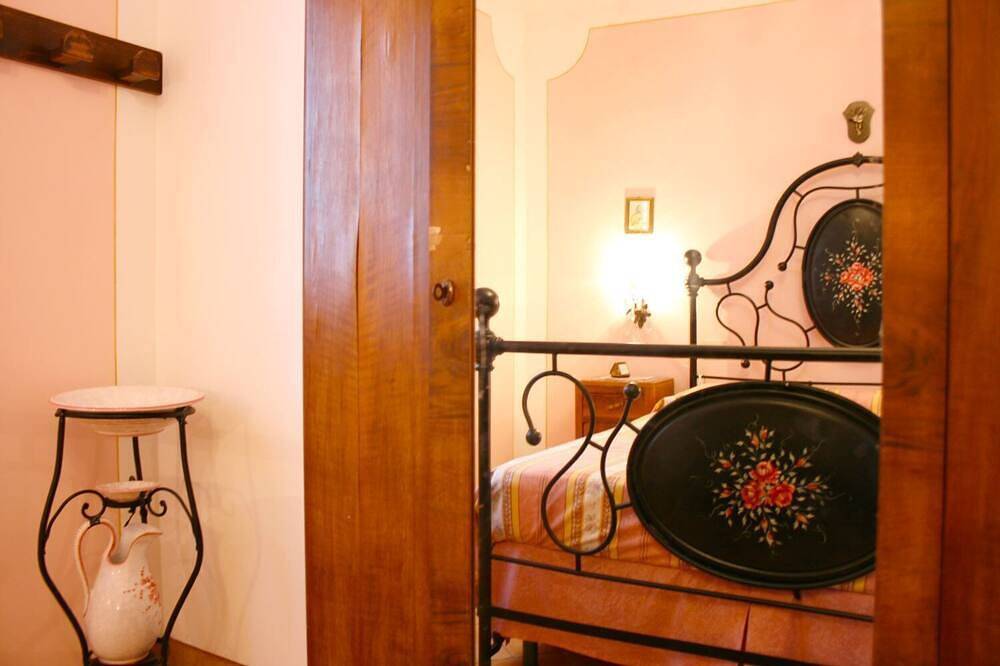 Villa in Panoramalage, umgeben von Weinbergen und Olivenhainen, 5 km von Montepulciano und Torrita d in Montepulciano, Siena Provinz