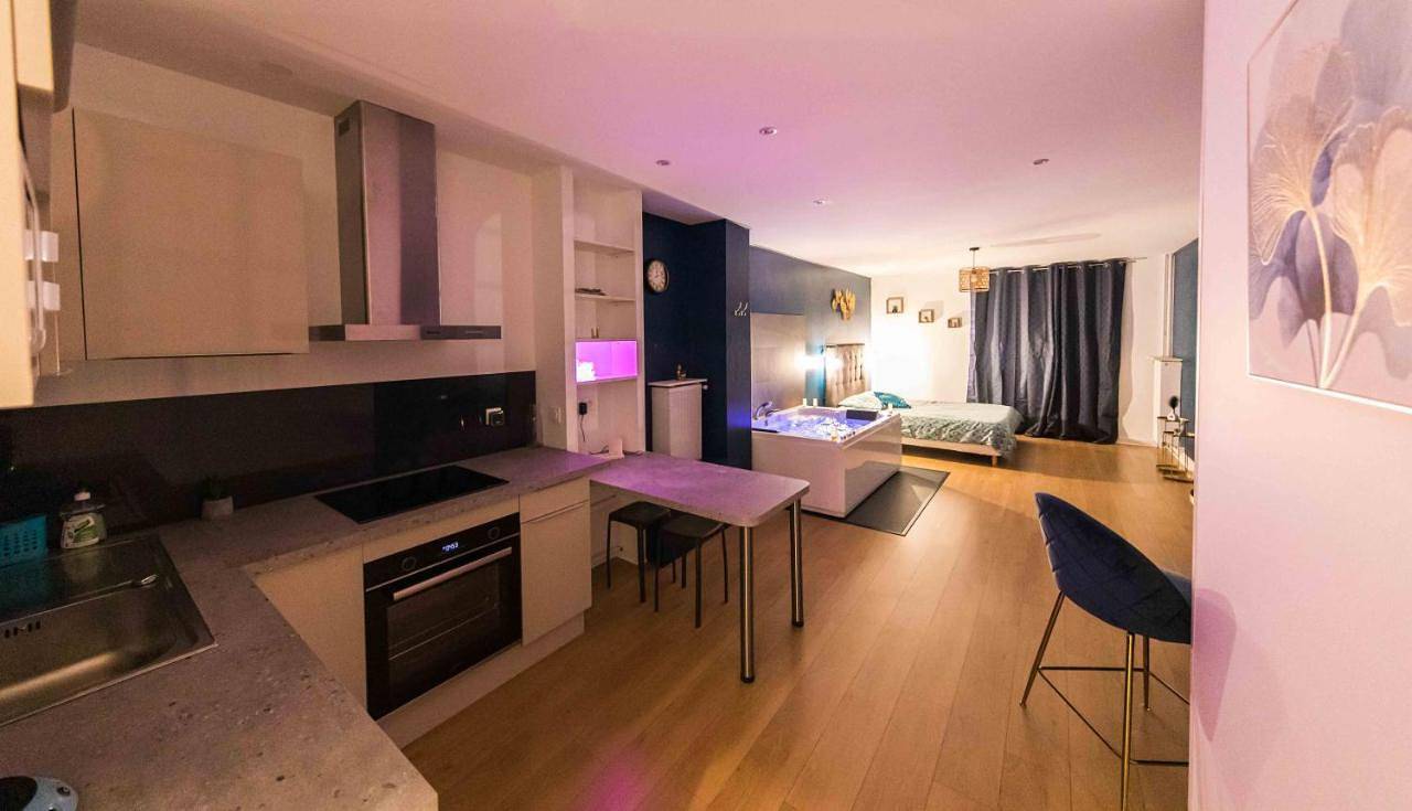 Appartement entier, * Spa & Détente # Suite Privée # Tours # Netflix * in Tours, Région de Tours