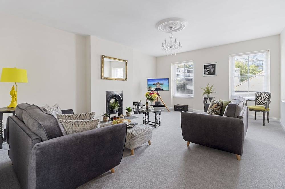 Bolton Plaice, a beautifully renovated two-bedroom holiday apartment in Brixham in Brixham, Torbay