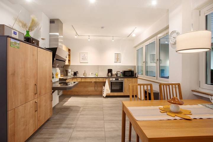 Hel lejlighed, Apartment "Stadt Land Fluss Plus" with Private Terrace and Wi-Fi in Arnsberg, Hochsauerlandkreis