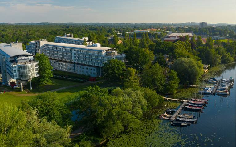 Hotel, mit Balkon und Balkon/Terrasse sowie Terrasse und Garten in Potsdam und Umgebung - 4