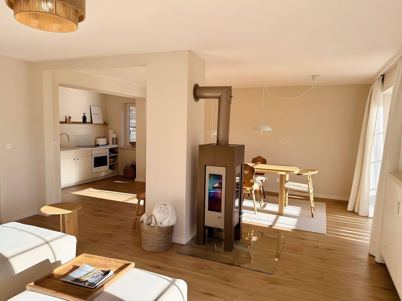 Apartamento entero, Cozy Kampenwand: Chimenea, vistas a la montaña y ubicación céntrica in Kampenwand, Aschau im Chiemgau