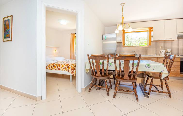 Gîte pour 5 personnes, avec terrasse à Vodice - 4