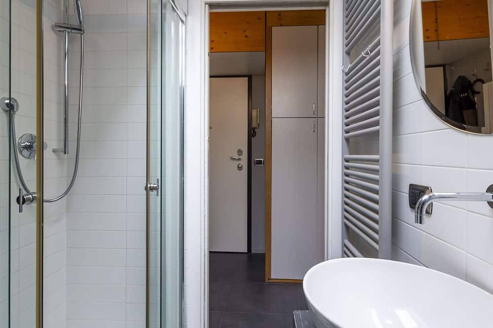 Appartamento intero, Bellissimo appartamento per 2 persone con Wifi, Tv e parcheggio in Madesimo (Borgo), Madesimo