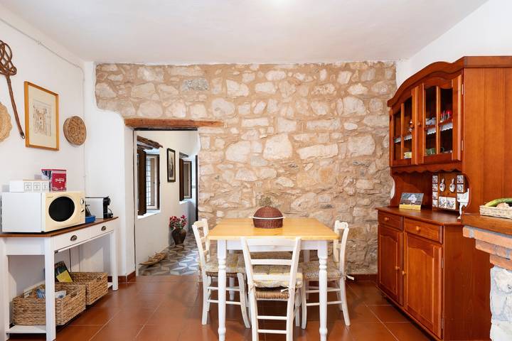 Holiday Home 'Il Borgo - Casa Ottocentesca' with Mountain View, Private Terrace and Wi-Fi in Baunei, Ogliastra Province