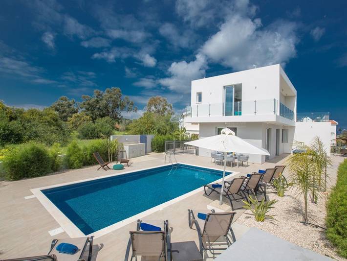 Villa for 11 people, with Ocean view and Garden as well as Pool in Cyprus