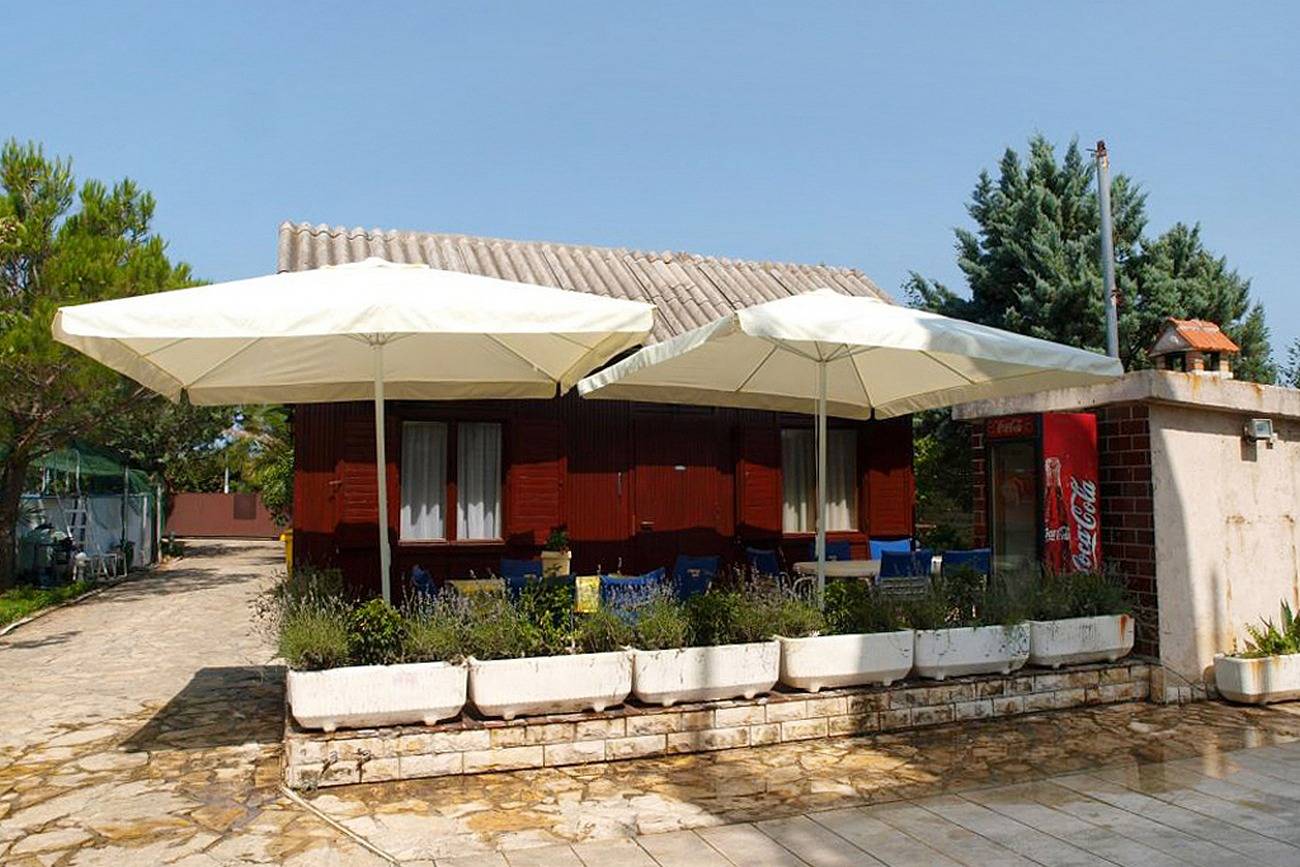 Ganze Wohnung, 2-Zimmer-Ferienwohnung mit Balkon und Meerblick Nin (Zadar) A-5858-b in Nin, Zadar
