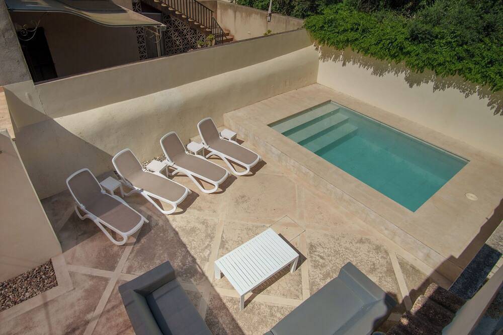 Ca Sa Beata, refurbished house with pool in a beautiful little town, Petra. in Petra, Majorca Center