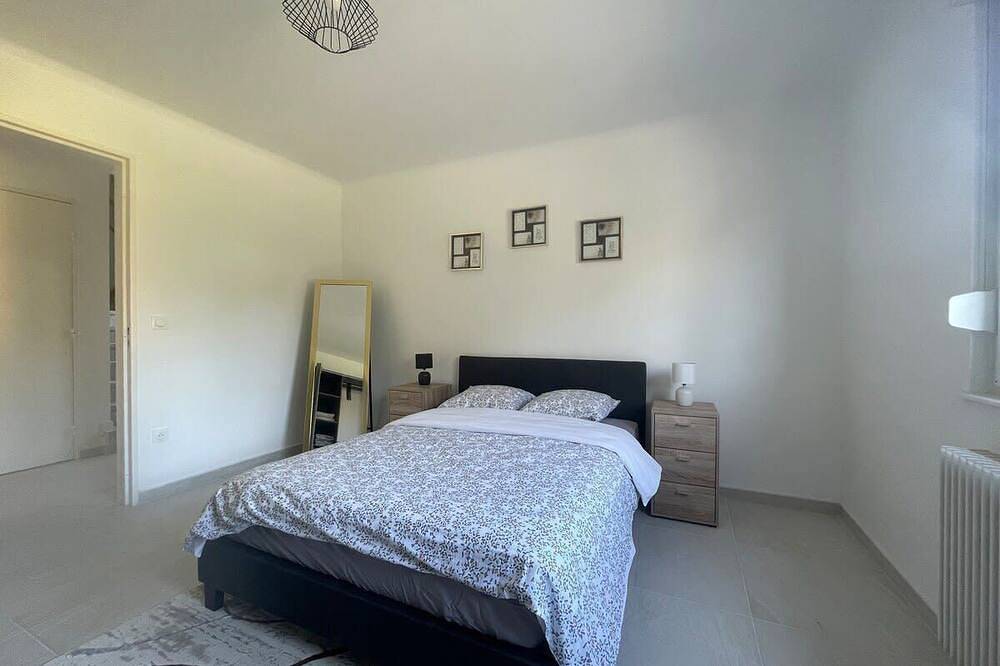 Renovated 4 Bed House near Basel w/ Garden+Parking in Bartenheim, Région de Mulhouse