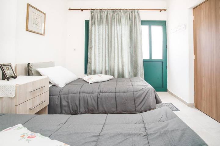 Gîte pour 4 personnes, avec Balcon et Terrasse ainsi que Jardin et Vue ó Zarós - 3