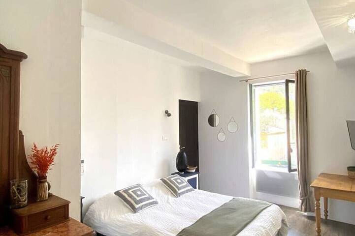 Villa les Volets Bleus — piscine privée & clim in Fontaine-de-Vaucluse, Vaucluse
