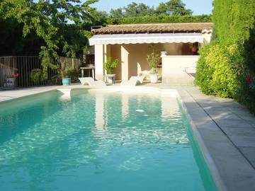 Gîte pour 4 personnes, avec piscine ainsi que jacuzzi et jardin à Taillades