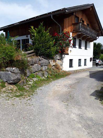 Ferienhaus für 6 Personen, mit Ausblick und Garten sowie Balkon in Fischbachau - 2
