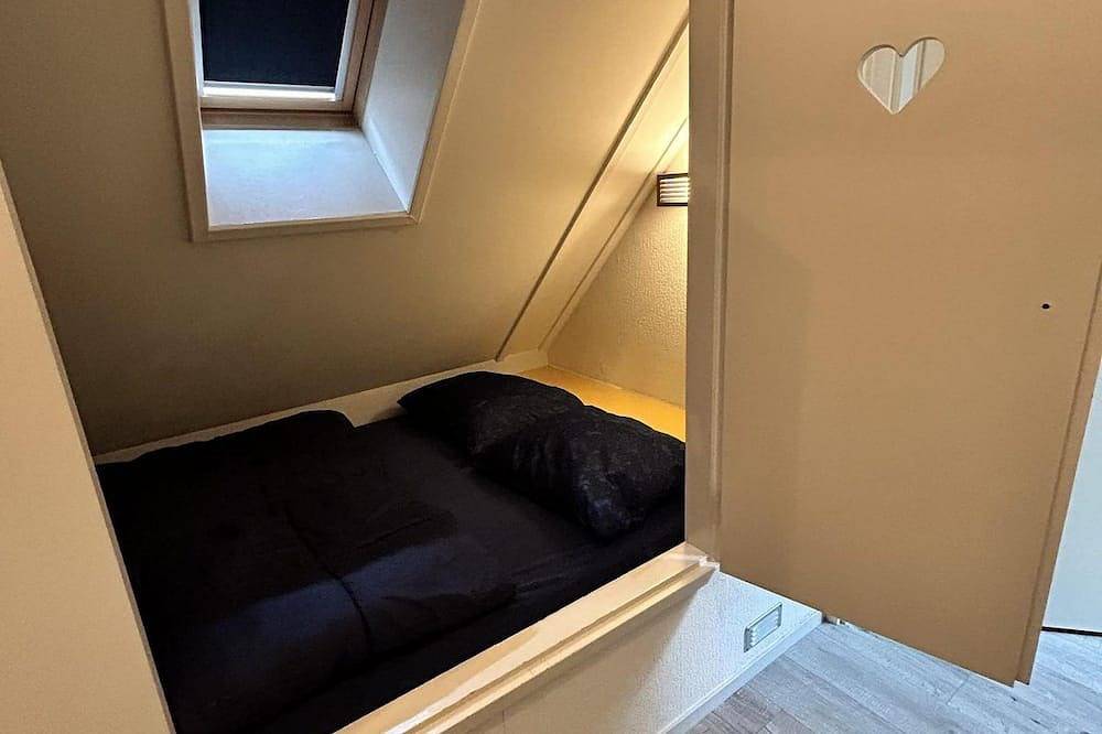 Vrijstaande bungalow met bedstee, ideaal voor gezinnen in Drenthe. in Hooghalen, Drenthe