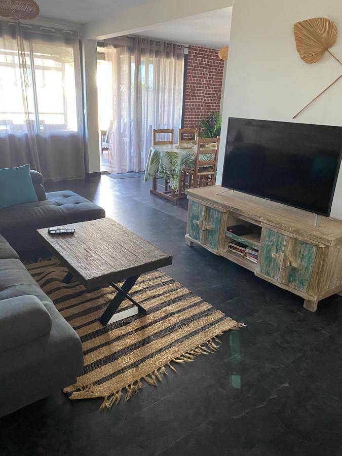 Gîte pour 4 personnes, avec terrasse et piscine à Petite-Île - 3