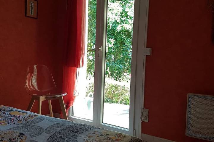 Location de vacances pour 6 personnes, avec jardin et terrasse à Latouille-Lentillac - 2