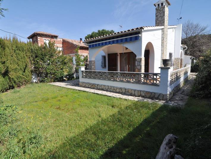 Casa rural para 5 personas, con Terraza y Jardín en Viladamat