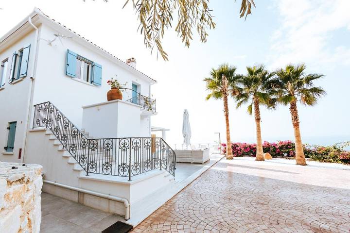 Ferienwohnung für 5 Personen, mit Ausblick und Garten sowie Pool am Pilion - 4