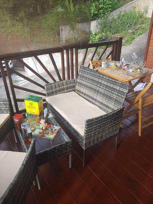 Location de vacances pour 2 personnes, avec vue et jardin dans Plage de Petite Anse - 4