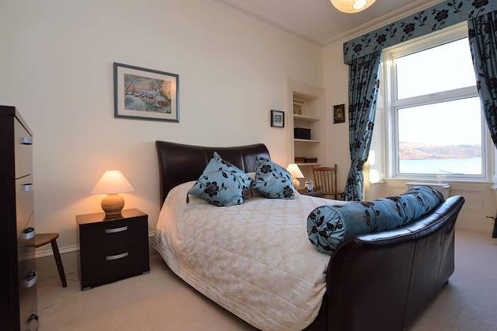 Ganze Wohnung, Derryguaig Apartment, direkt am Ufer, Holzofen, tierfreundlich in Tighnabruaich, Argyll & Bute