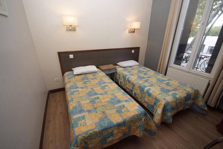 Hôtel pour 2 personnes, avec Terrasse ainsi que Jardin et Vue à Cachan