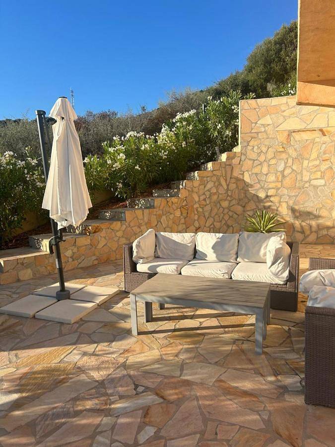 Villa pour 10 personnes, avec piscine et jardin ainsi que vue sur le lac et vue dans Sagone - 4