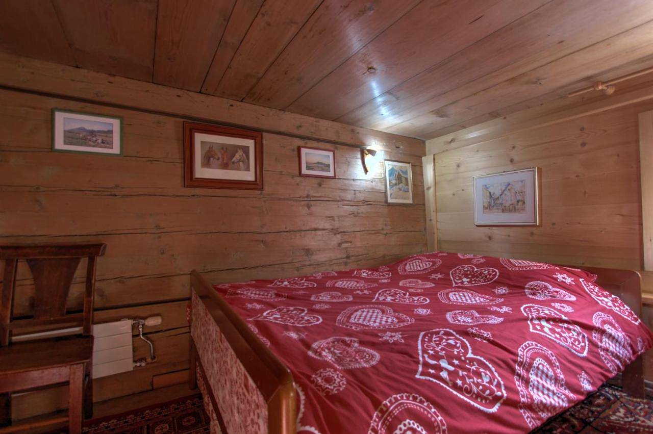 Twin Room in Rossinière, Pays-d'Enhaut Region