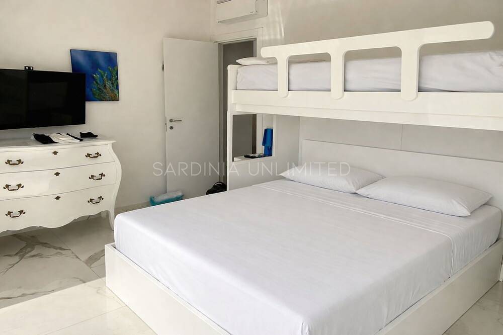 Villa Ismarea: un elegante rifugio con piscina privata a pochi passi dal mare - Sardinia Unlimited in La Marinedda, Trinità d'Agultu e Vignola