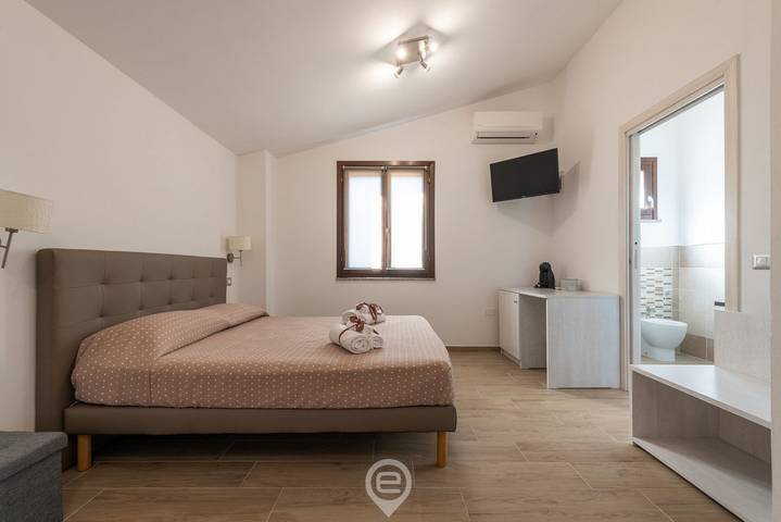 Ferienwohnung für 2 Personen, mit Balkon/Terrasse und Garten