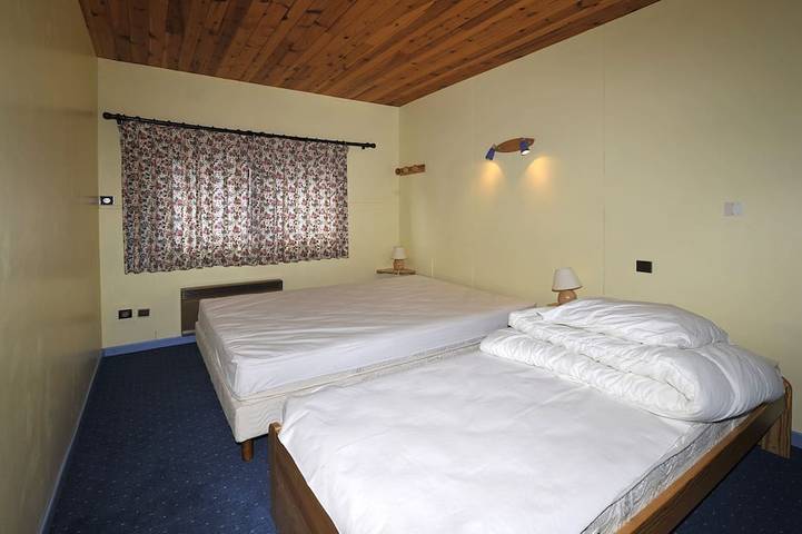 Gîte pour 12 personnes, avec jardin à Mont-Dauphin - 4