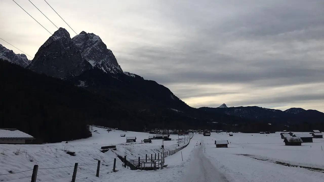 Hel semesterlägenhet, Ferienwohnung für 2 Personen (37 m²) in Garmisch-Partenkirchen in Garmisch-Partenkirchen, De Bayerska Alperna