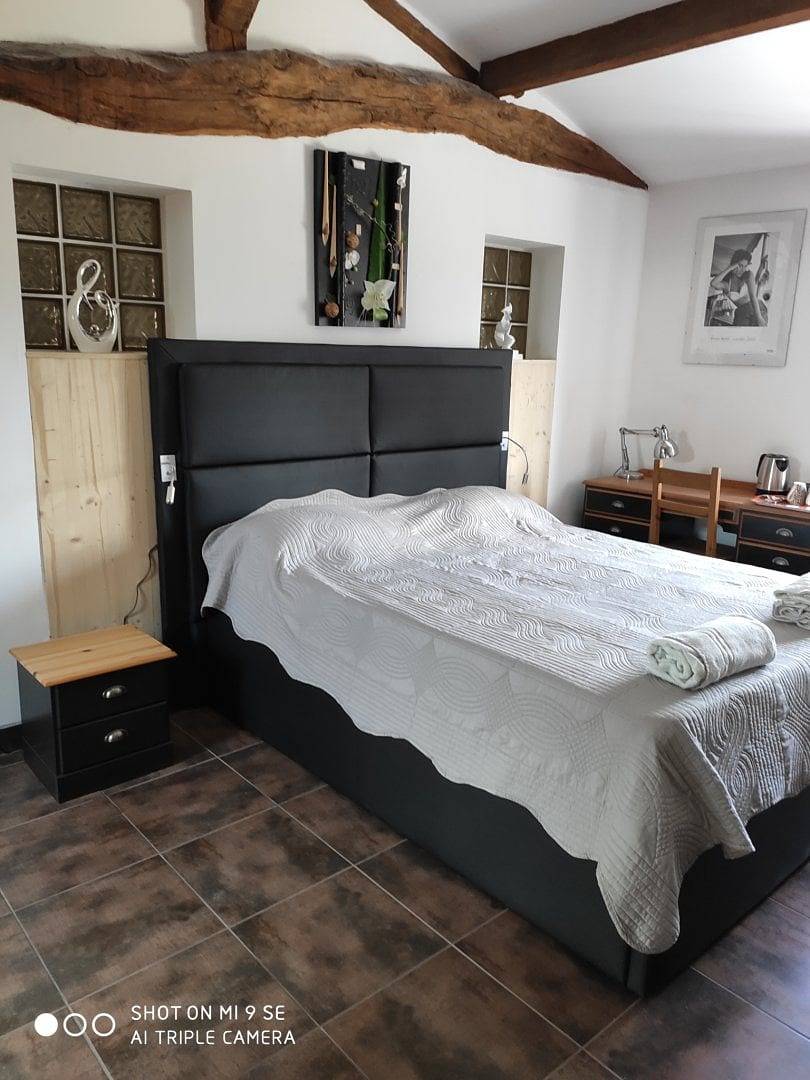 Chambre d'hôtes avec accès piscine - Les Tulipes in Brives-sur-Charente, Région de Saintes